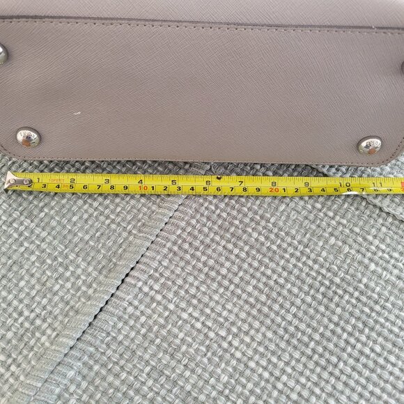 Michael Kors Charlotte saffiano leather medium. Preowned. - Picture 11 of 14